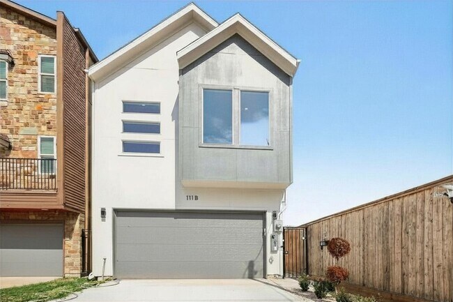 111 E 33rd St in Houston, TX - Foto de edificio - Building Photo