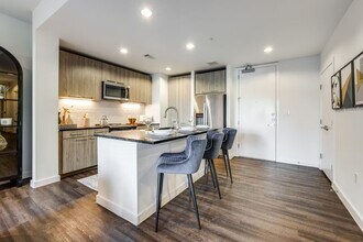 3798 Greenbriar Dr in Houston, TX - Building Photo - Building Photo