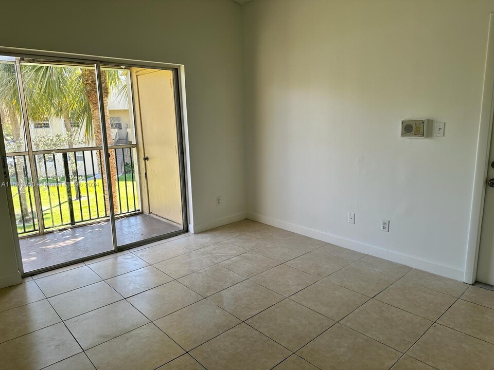 1105 S Flagler Ave, Unit 602 in Pompano Beach, FL - Building Photo