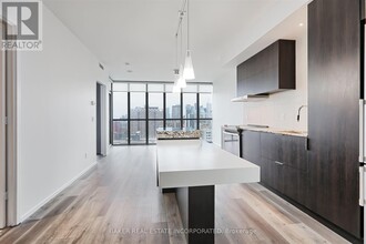 101-1101 Charles St E in Toronto, ON - Building Photo - Building Photo