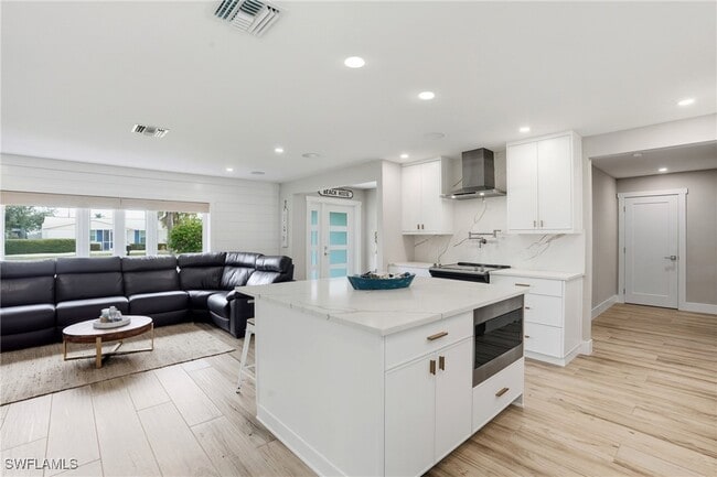 property at 6163 Plumosa Ave