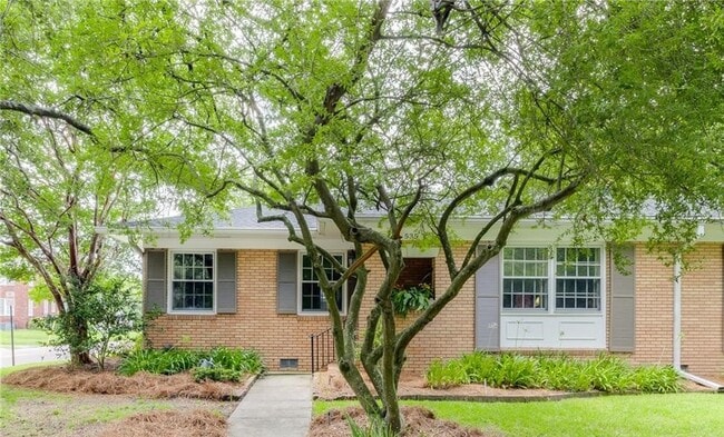 property at 533 E 52nd St