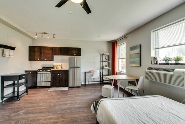 1627 N Humboldt Blvd in Chicago, IL - Foto de edificio - Building Photo