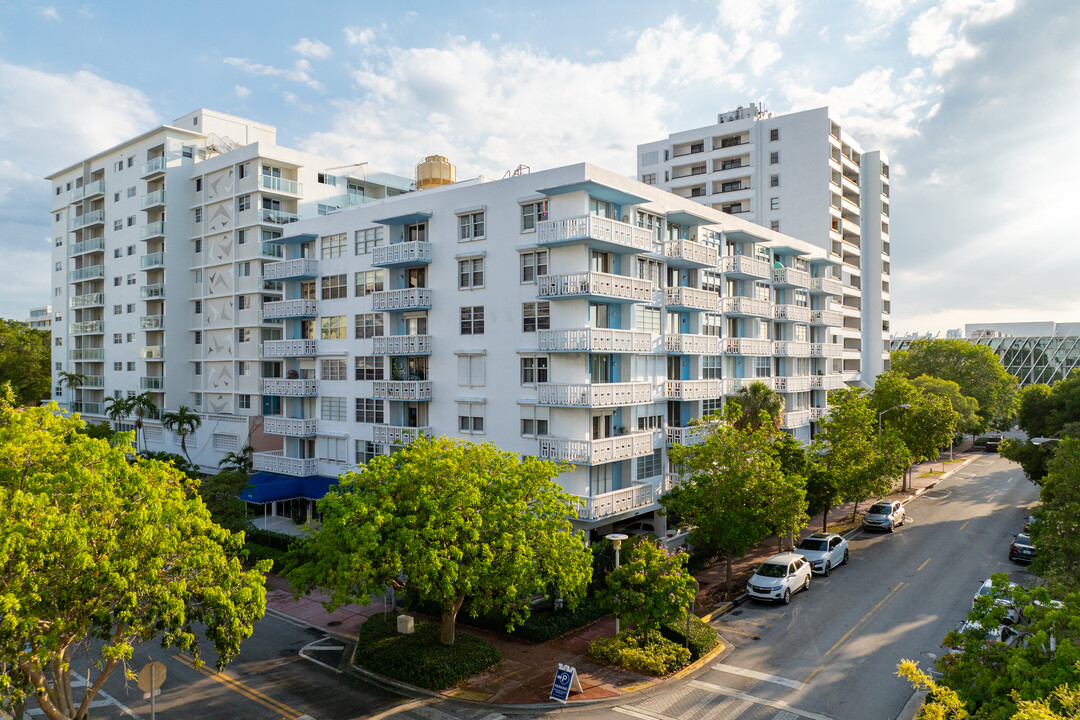 Sea Beach Towers in Miami Beach, FL - Building Photo