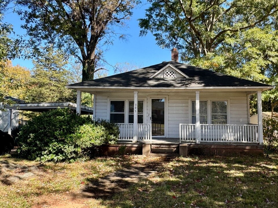 395 Scott St in Mount Holly, NC - Building Photo