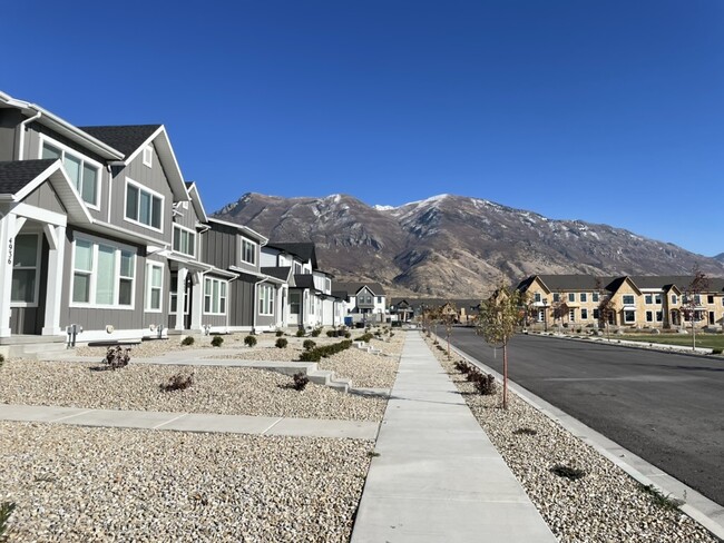 4942 W Gallatin Way in Highland, UT - Foto de edificio - Building Photo