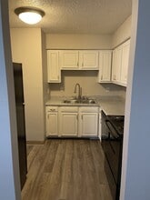 Stoneybrook Apartments in Independence, MO - Building Photo - Building Photo