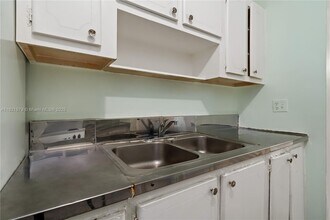 1420 Atlantic Shores Blvd in Hallandale Beach, FL - Building Photo - Building Photo