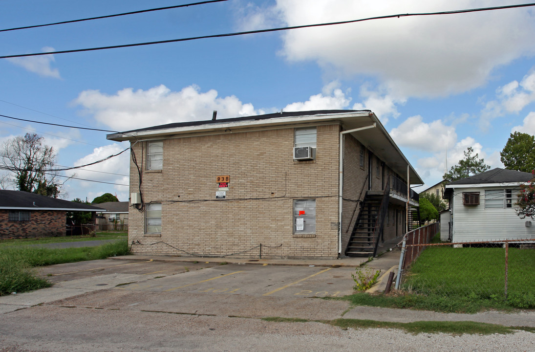 938 Brown Ave in Harvey, LA - Foto de edificio