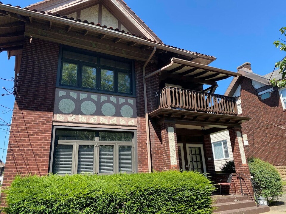 6401 Bartlett St, Unit 6401 Bartlett in Pittsburgh, PA - Building Photo