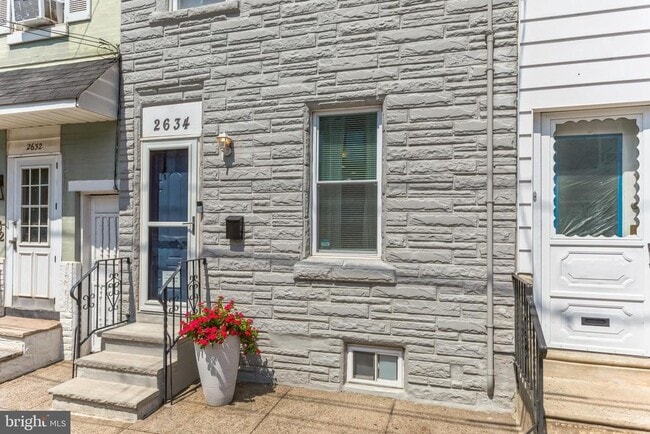 property at 2634 E Thompson St