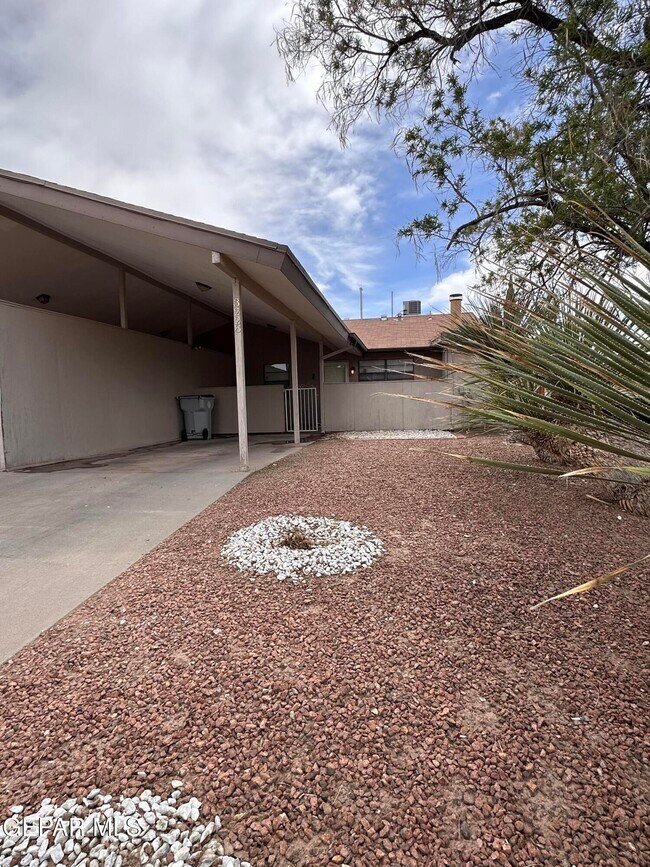 3228 Isla Cocoa Ln in El Paso, TX - Building Photo - Building Photo