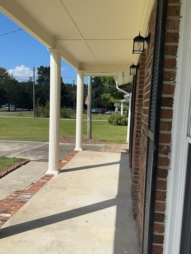 9 Collins Dr in Piney Green, NC - Building Photo - Building Photo
