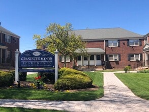 Grandview Manor Apartments in Lodi, NJ - Foto de edificio - Building Photo