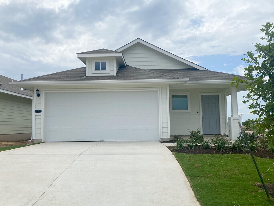 193 Heather Glen Dr in San Marcos, TX - Building Photo