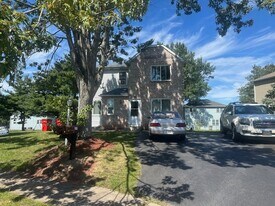 271 Danny Ln in Harleysville, PA - Building Photo