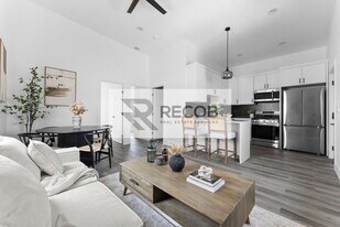 2722 Nye St in San Diego, CA - Building Photo