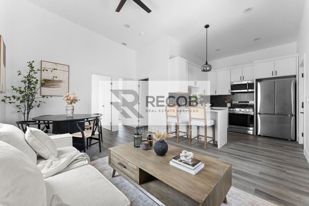 2722 Nye St in San Diego, CA - Building Photo