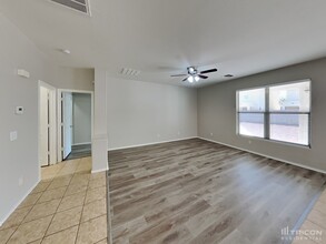 4315 W T Ryan Ln in Phoenix, AZ - Building Photo - Building Photo