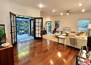 855 N Sweetzer Ave in West Hollywood, CA - Building Photo - Building Photo