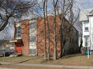 2656 Bryant Ave S in Minneapolis, MN - Building Photo - Building Photo