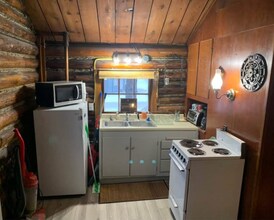 206 Minnie St in Fairbanks, AK - Building Photo - Building Photo