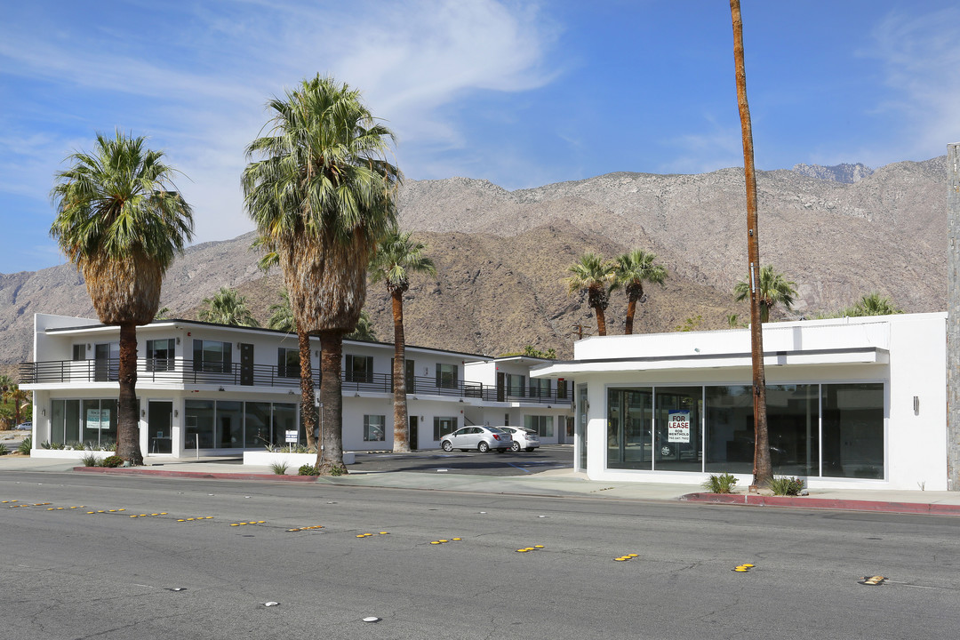 641 North Palm Canyon Drive in Palm Springs, CA - Foto de edificio