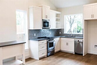 409 W 35th St in Austin, TX - Building Photo - Building Photo