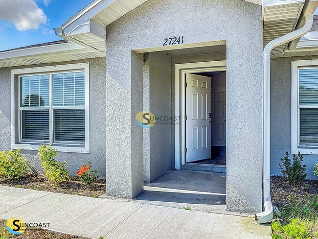 2014 Dorion St in Port Charlotte, FL - Building Photo - Building Photo