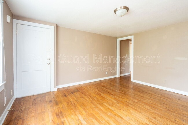 302 S Poplar St in Wichita, KS - Building Photo - Building Photo