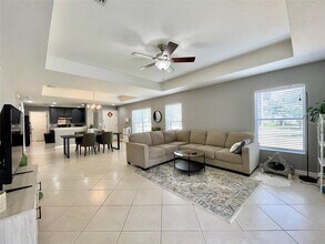 8227 Midnight Sun Ct in Riverview, FL - Building Photo - Building Photo