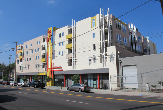 153 Glendale Blvd in Los Angeles, CA - Foto de edificio - Building Photo