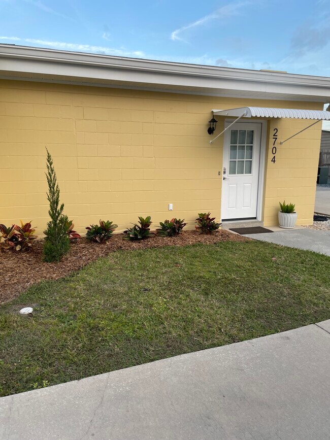 property at 2704 E Jackson St