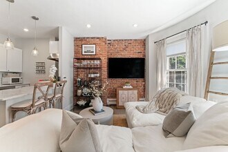 91 Waltham St, Unit 4 in Boston, MA - Building Photo - Building Photo