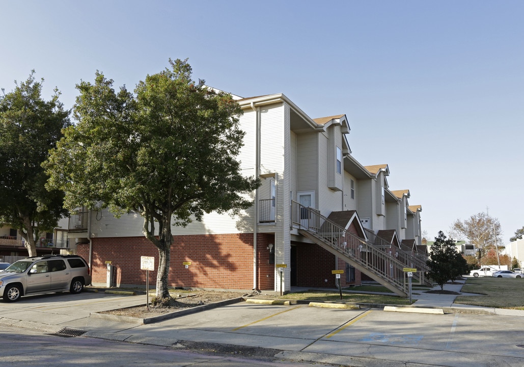 Woodridge Condominiums in Metairie, LA - Foto de edificio