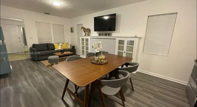 2993 SW 16th Ter in Miami, FL - Building Photo - Building Photo