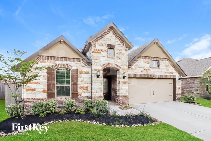 1648 Breezewood Dr in Conroe, TX - Building Photo