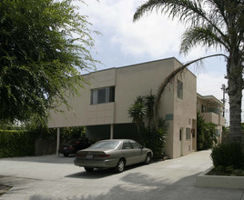 11800 Avon Way in Los Angeles, CA - Building Photo - Building Photo