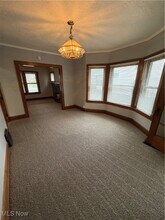 1103 Estelle Ct SE in Niles, OH - Foto de edificio - Building Photo