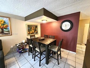 40 NW 87th Ave, Unit D216 in Miami, FL - Building Photo - Building Photo