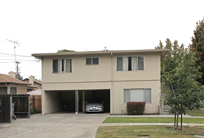 1205 Allerton St in Redwood City, CA - Foto de edificio - Building Photo