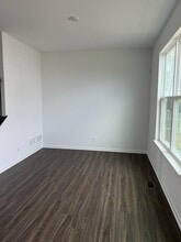 1033 Atterberg Rd in South Elgin, IL - Building Photo - Building Photo