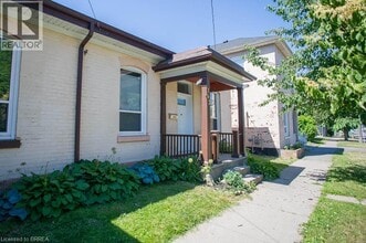 167 Nelson St in Brantford, ON - Building Photo - Building Photo