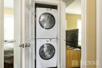 402 Centre St, Unit 3 in Boston, MA - Building Photo - Building Photo