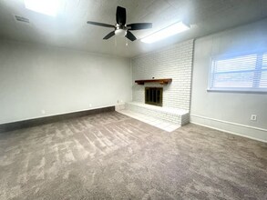 8817 Oakdale Dr in Waco, TX - Building Photo - Building Photo