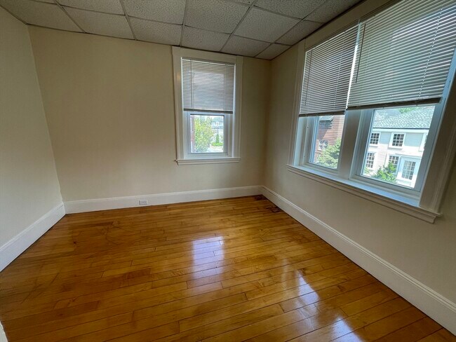 16 Lynde St, Unit 2 in Salem, MA - Building Photo - Building Photo