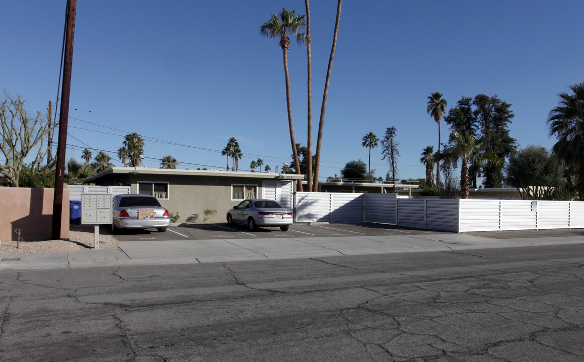 El Nido in Palm Springs, CA - Building Photo