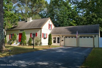 219 Aviation Rd in Queensbury, NY - Building Photo - Building Photo