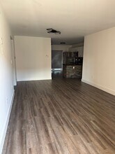 6953 W 36th Ave, Unit 101 in Hialeah, FL - Foto de edificio - Building Photo