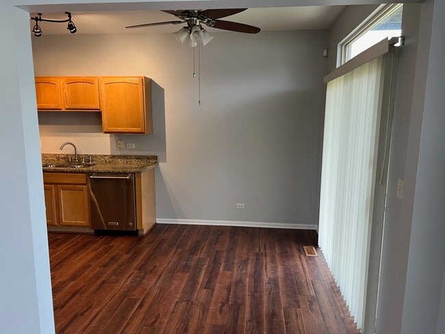 1706 Fredericksburg Ln in Aurora, IL - Building Photo - Building Photo